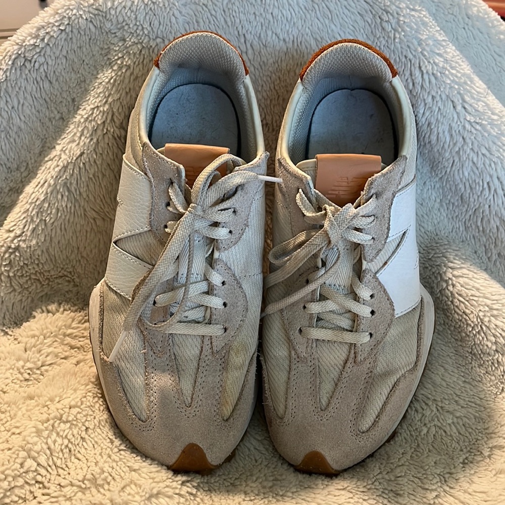 New Balance 327 shoes
